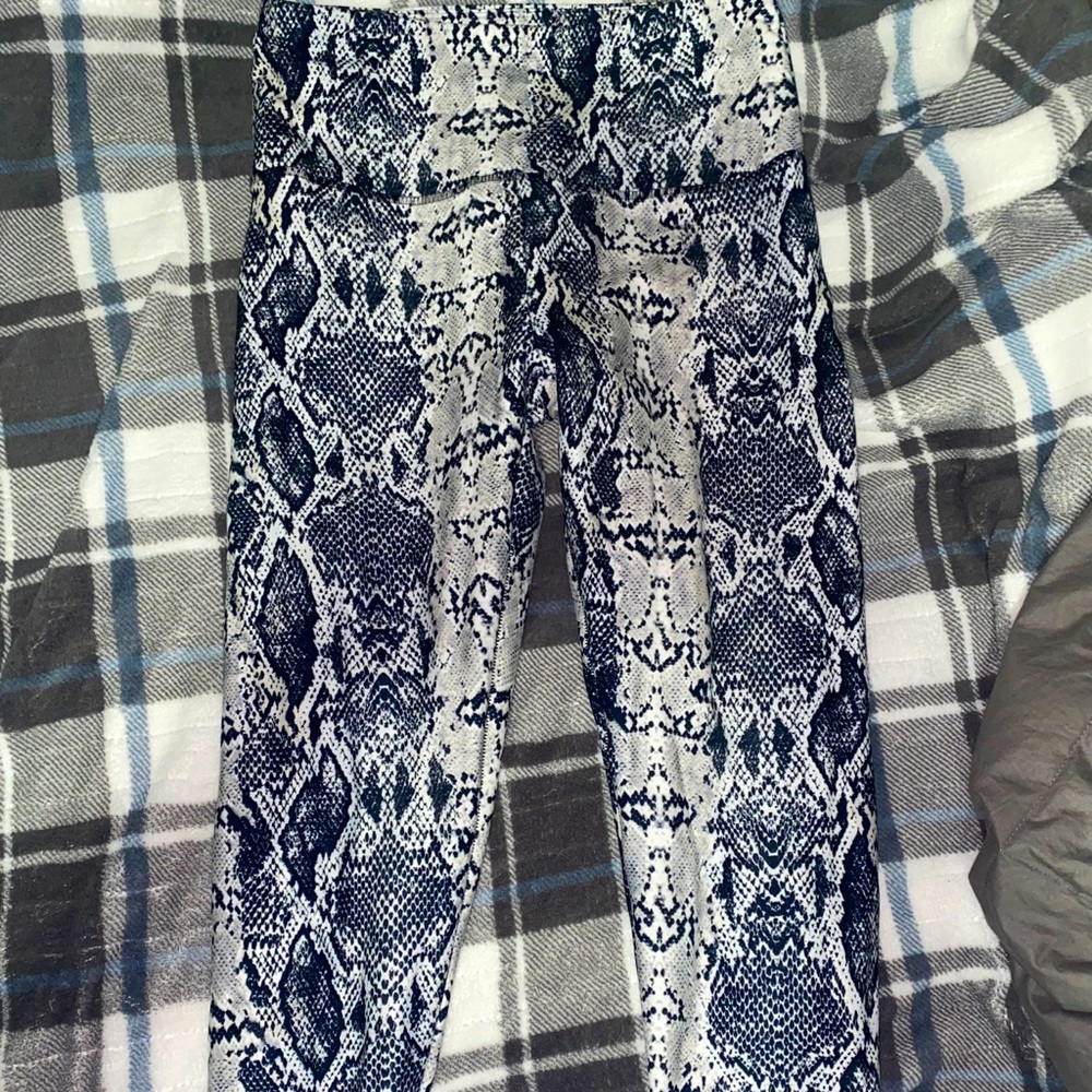 Women’s high waisted snake print leggings